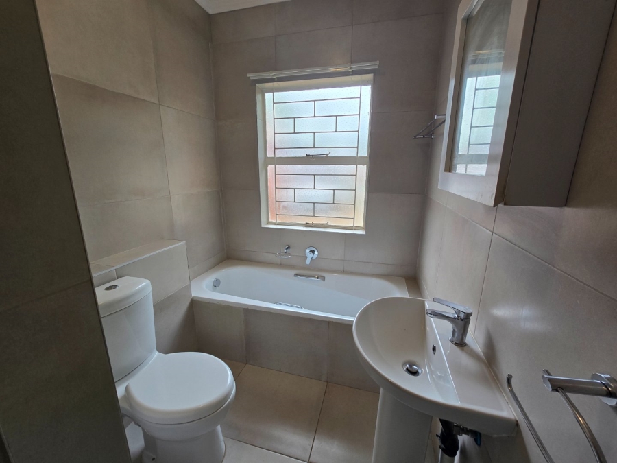 2 Bedroom Property for Sale in Langenhovenpark Free State